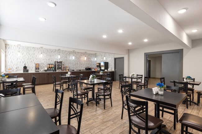 1819 Kittelson Rd Unidad Double Queen Kitchen Suite