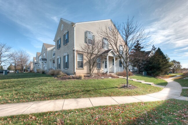 Photo - 277 Springbrook Trail S Townhome