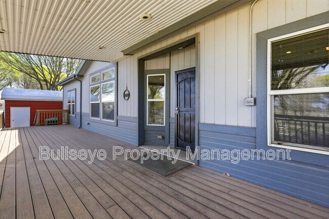 Photo - 313 E 1/2 St N
