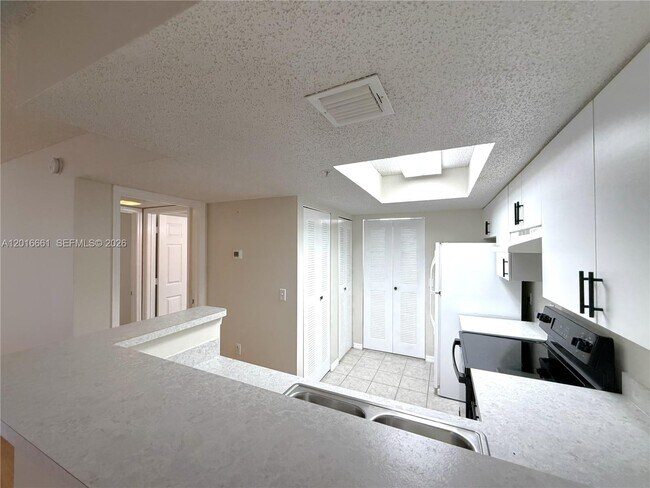 Photo - 5045 Wiles Rd Unit 201