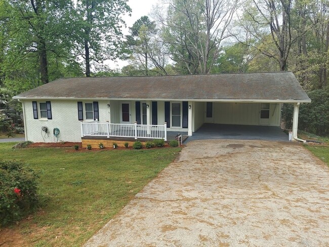 Building Photo - 5571-5574 Four Winds Dr SW Rental