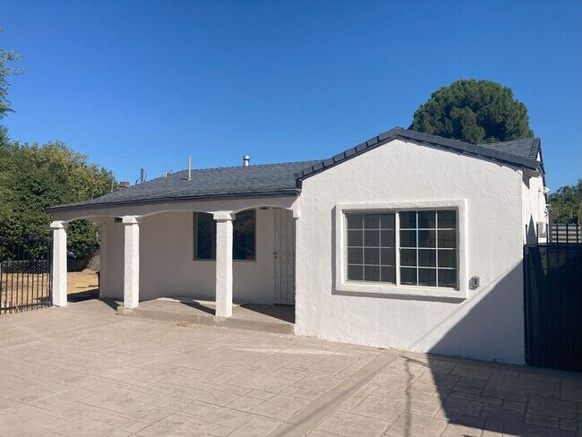 Great Stockton Home 2 bedroom 1 bath Gated - Great Stockton Home 2 bedroom 1 bath Gated
