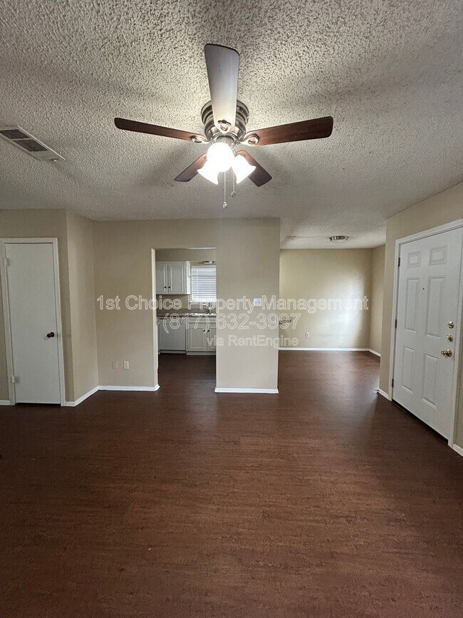 Photo - 2212 Viewtop Ln Unidad B