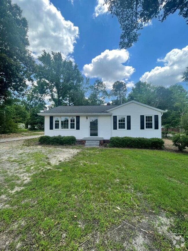 Building Photo - 3 Bedroom 1 Bath Ranch In Fountain Inn!!!!... Rental