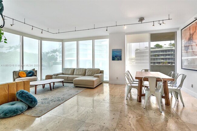 Photo - 300 South Pointe Dr
