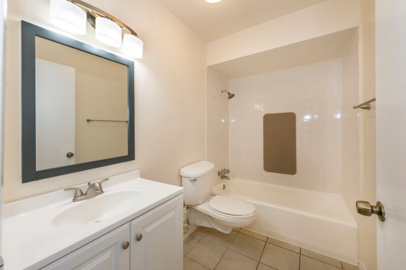 402 Church St Apartment Galveston, TX