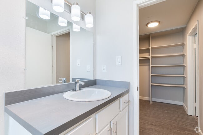 2BR, 1BA - A Renovated