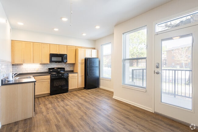 2BR, 1BA - 1,010 SF - Kitchen