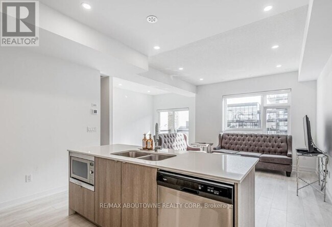 Photo - 1121 Cooke Blvd.