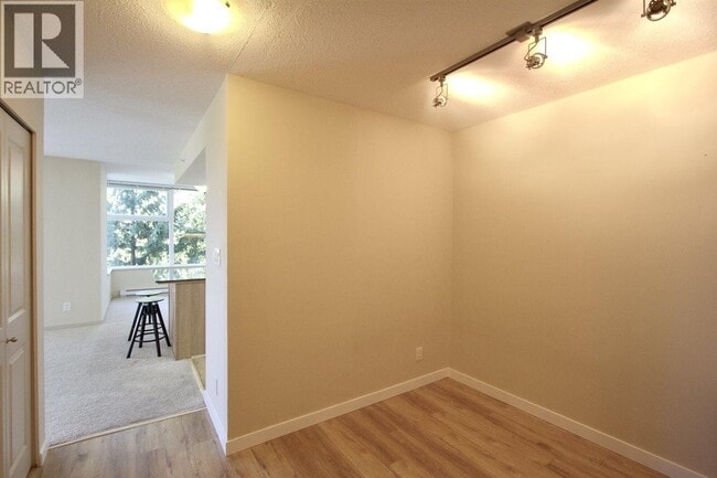 Photo - 9232 University Crescent Unité 304