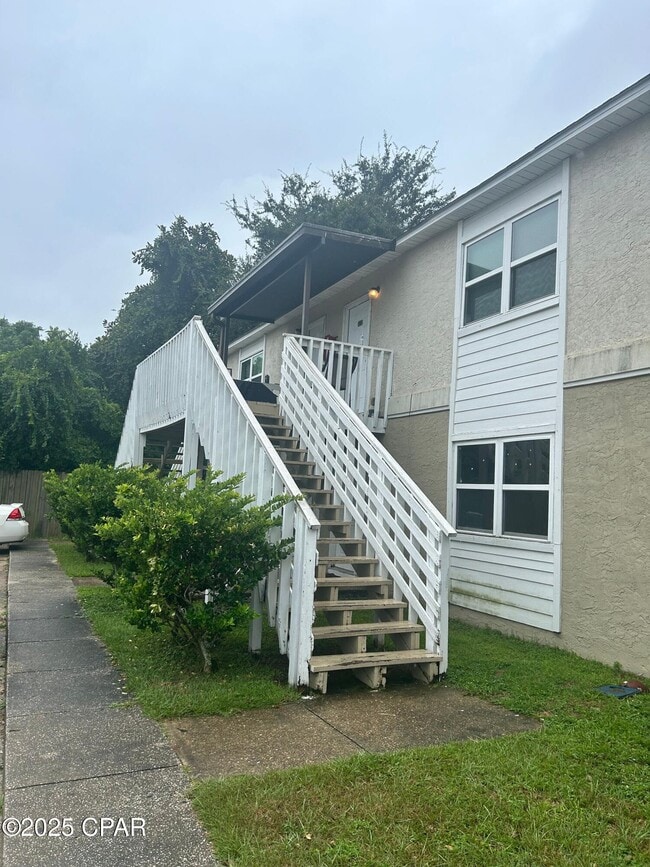 Building Photo - 3914 E 11th St Unit 301 Rental