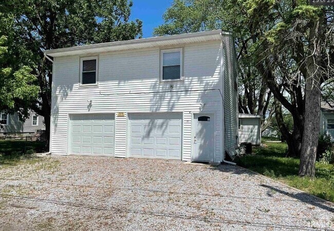 Building Photo - 726 S 31st St Rental