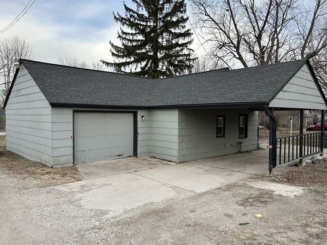 Photo - 3210 York St