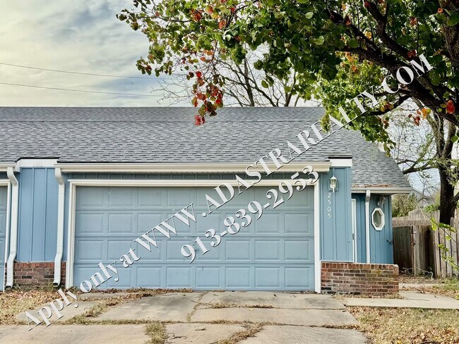 Beautiful 3 Bed 2 Bath Duplex in Lawrence-Available NOW!! - Beautiful 3 Bed 2 Bath Duplex in Lawrence-Available NOW!!