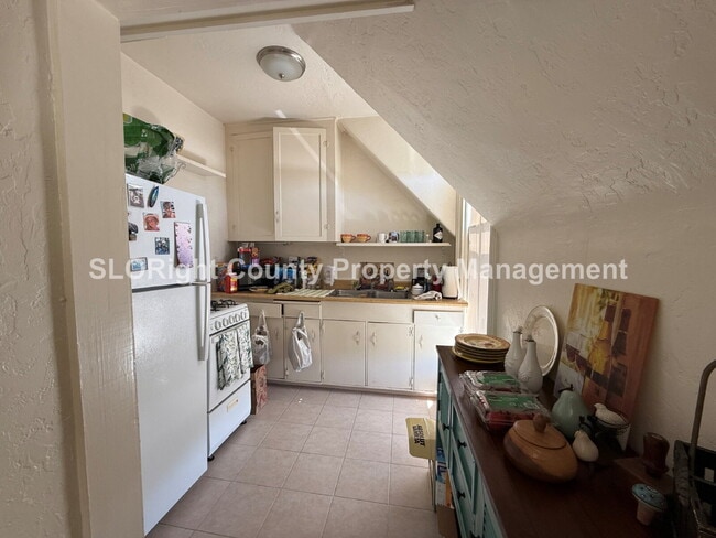 Photo - AVAILABLE OCTOBER - 1 Bed, 1 Bath Charming... Unidad 4