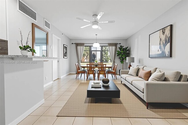 Building Photo - 3040 NE 16th Ave Unit 104