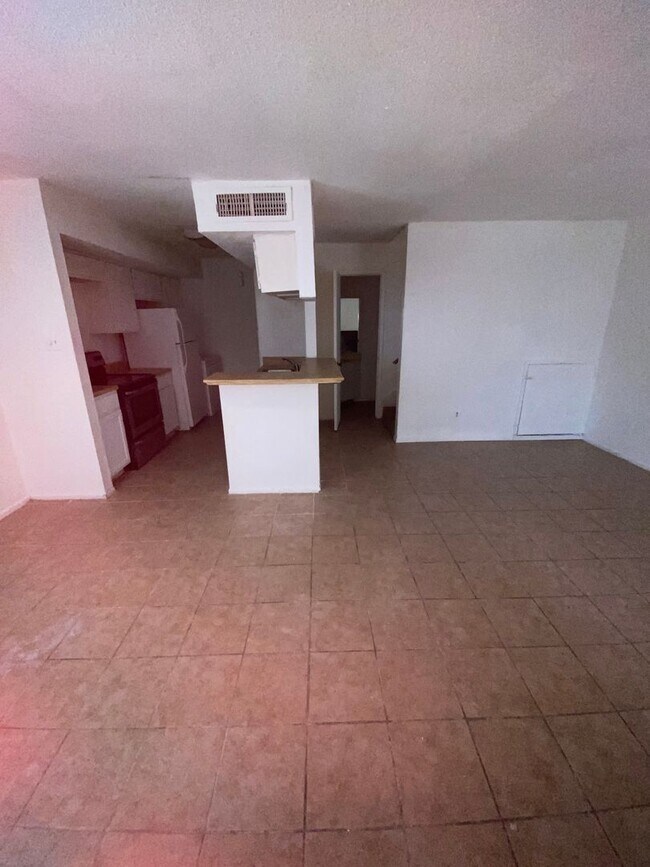 Photo - 1 bed 1.5 bath Apply now! $200 Move in Spe... Unit 108