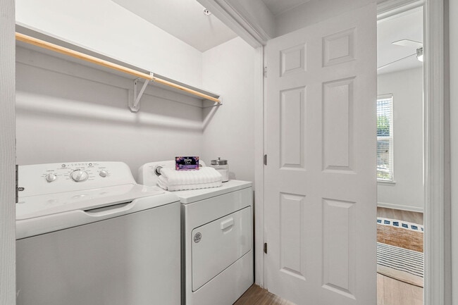 2BD, 2BA - 1046SF - In-Home Washer and Dryer