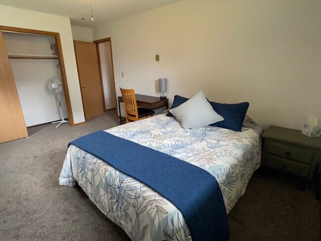 Photo - 2540 Harvey St