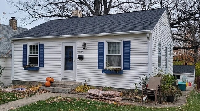 Building Photo - 3305 Xenwood Ave S