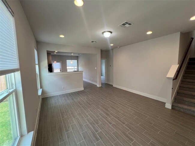 Photo - 509 Peace Dr