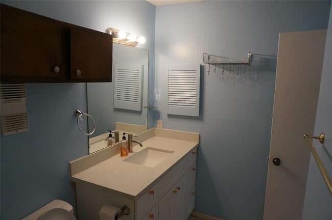 Photo - 8427 Hearth Dr Unit 6