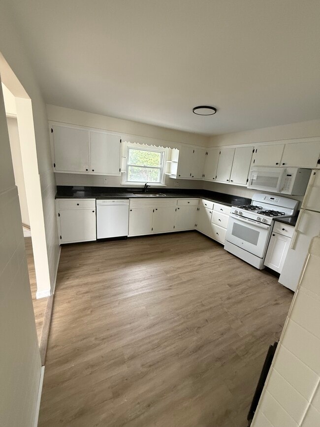 Photo - 425 W Grace St