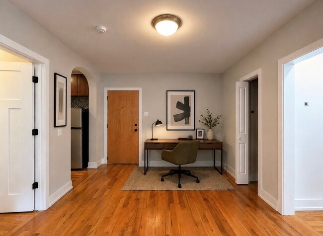 Photo - 550 W Arlington Pl
