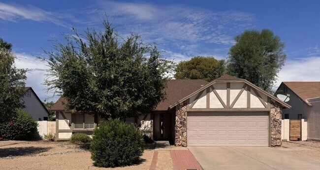 Building Photo - 3 bedroom at Peoria & 59th Ave