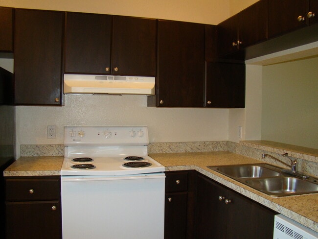 Photo - !!!= ACT FAST ==THE PRICE WILL NOT LAST =!!! Same Day Approvals - Quick Move Unit 11569-A2 - Westmount