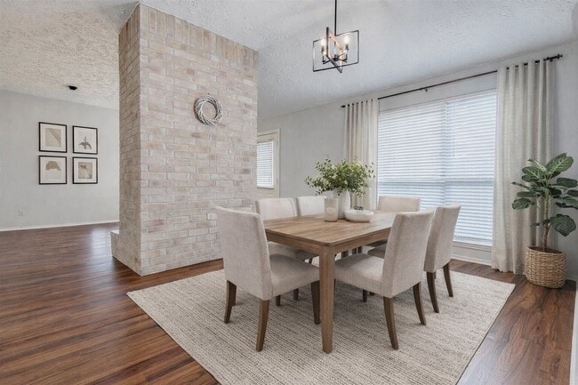 Building Photo - 3518 Pecan Point Dr