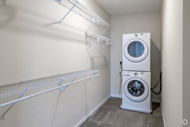 1BR, 1BA - 744SF - Closet/Laundry