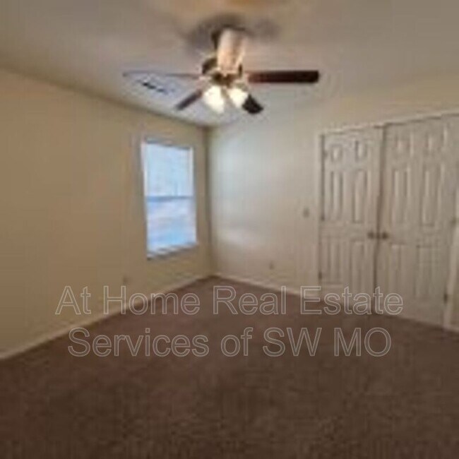 Photo - 1104 N Missouri Dr