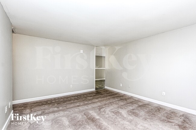 Photo - 5837 Walsham Way