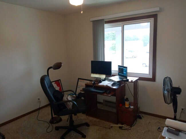 Bedroom 2 - 3303 Woodside Ter Unit 2