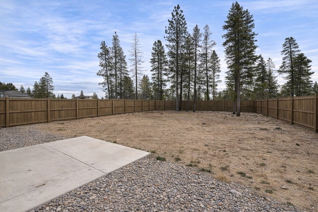 Photo - GORGEOUS LA PINE HOME! LARGE FENCED YRD, PELLET STOVE, UPGRADED KITCHEN & MORE!!