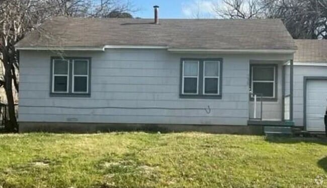 Building Photo - For Rent Rental