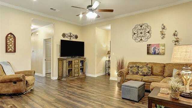 Photo - 102 Prairie Grass Dr