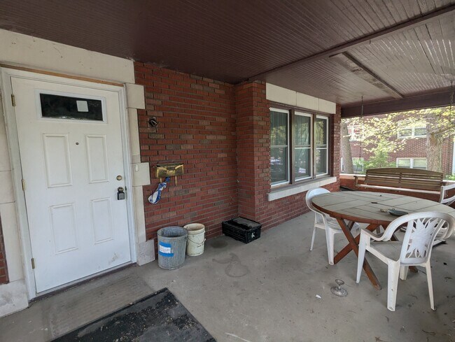 Photo - 505 W Green St