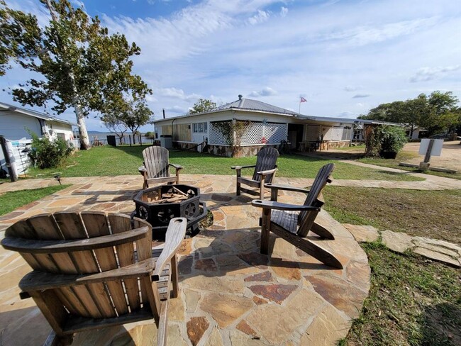 Building Photo - 161 Alexander Dr