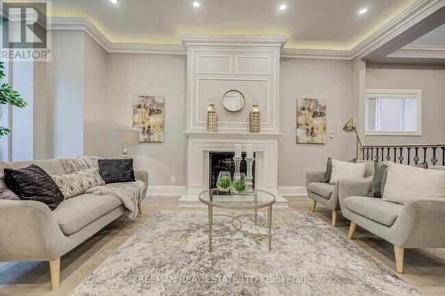 Photo - 916 Manning Ave