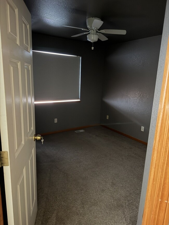 Photo - 1637 Westbridge Dr
