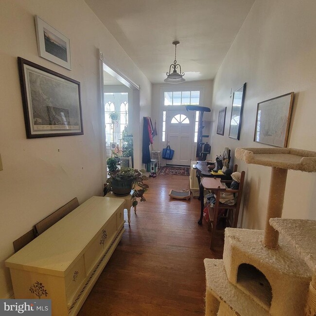 Building Photo - 5 N Main St Unit 5A