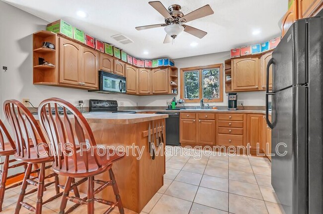 Photo - 756 Lakehurst Rd