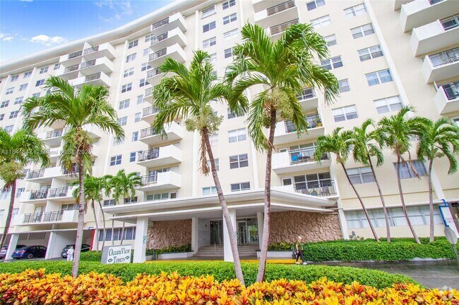 Building Photo - 401 Golden Isles Dr Unit 702 Rental