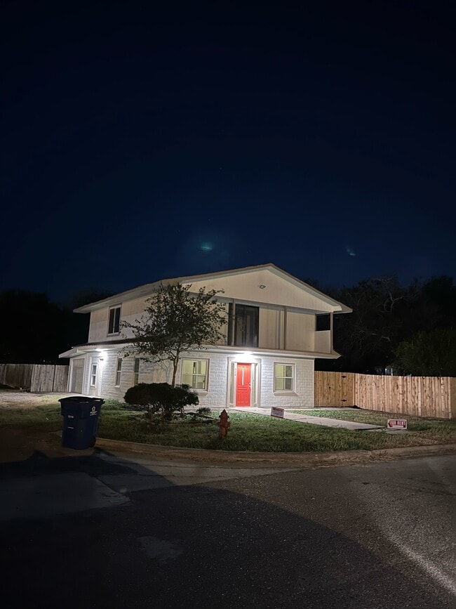 Photo - 508 E Le Roy St