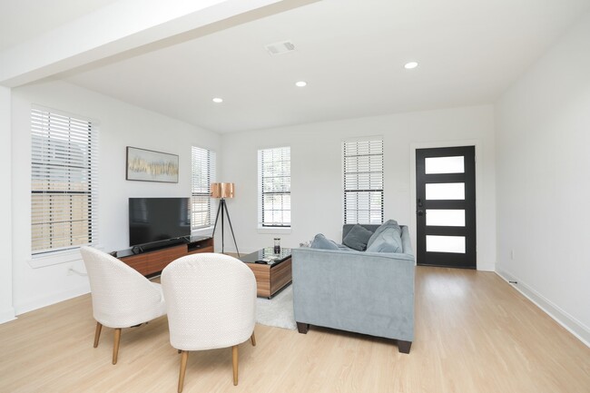 Photo - 1842 Palm St