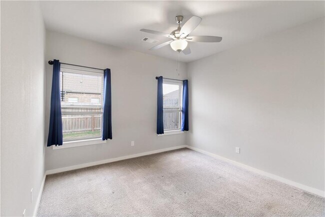 Photo - 400 Barbet Dr