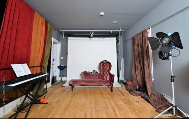 studio - 4604 N Park Ave