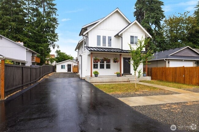 Building Photo - Brand new 4bed 2.5bath Home.
